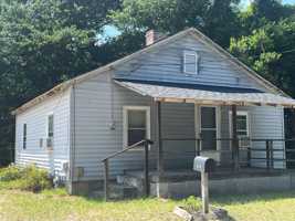 featured image of 206 Derrick St