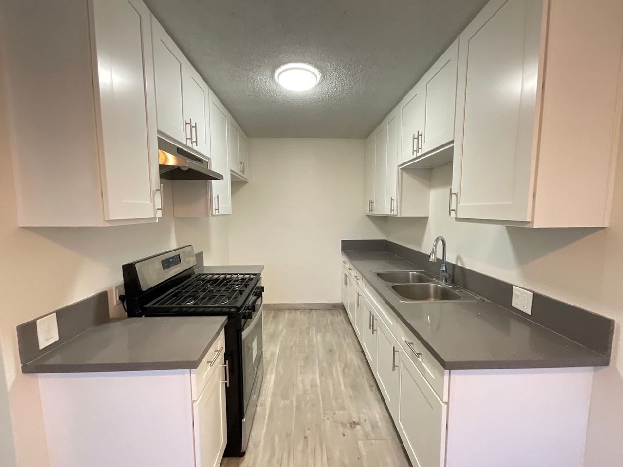 126 E Wilken Way - Photo 3 of 16