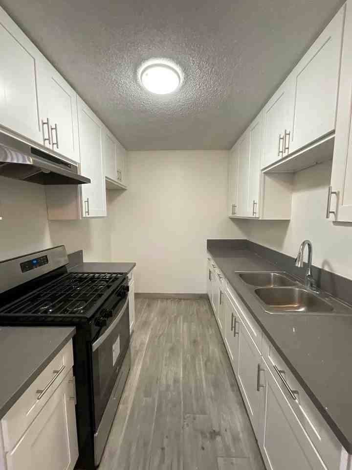 126 E Wilken Way - Photo 6 of 16