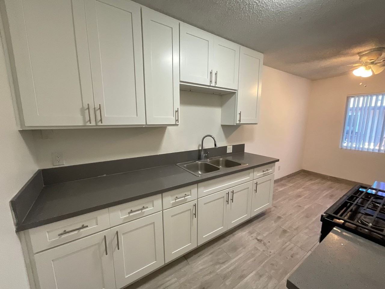 126 E Wilken Way - Photo 7 of 16