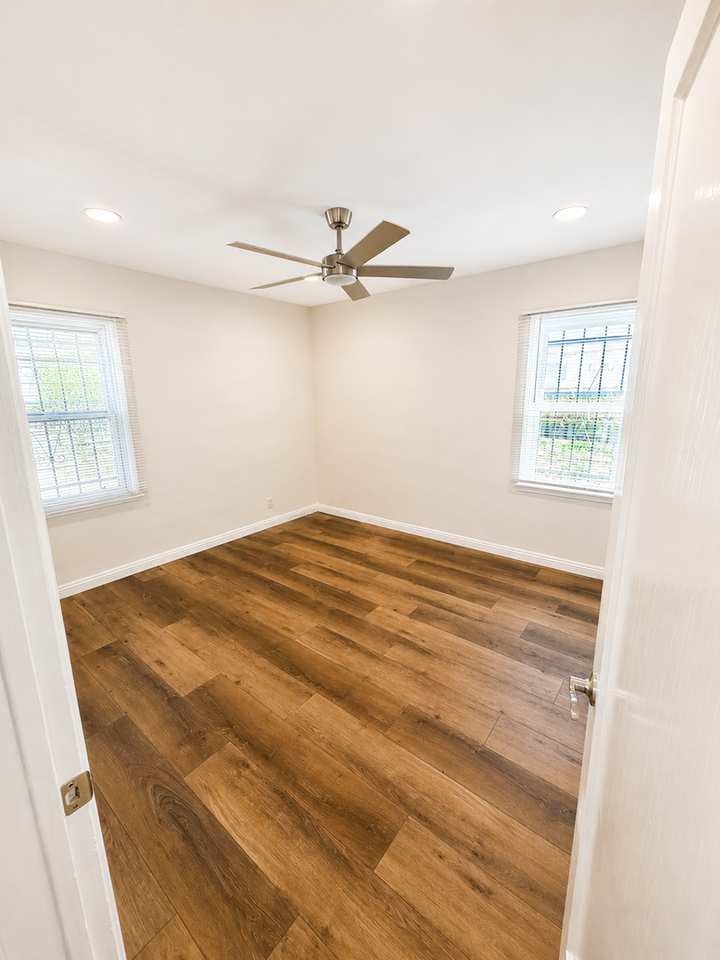 2157 W 109th Pl - Photo 7 of 37