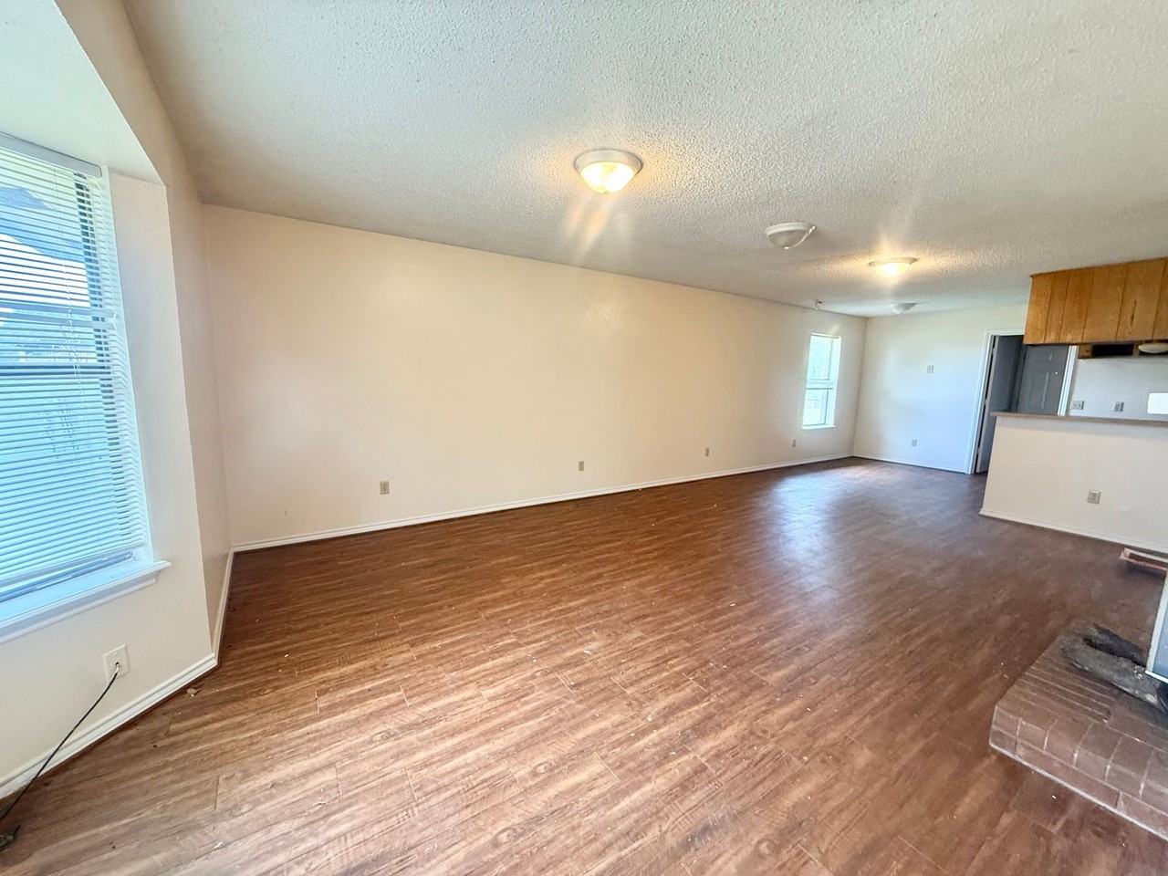 3243 Stoneridge Dr - Photo 3 of 17