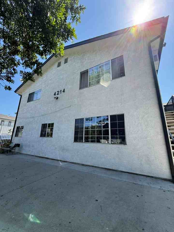 4214 Avalon Blvd - Photo 2 of 3