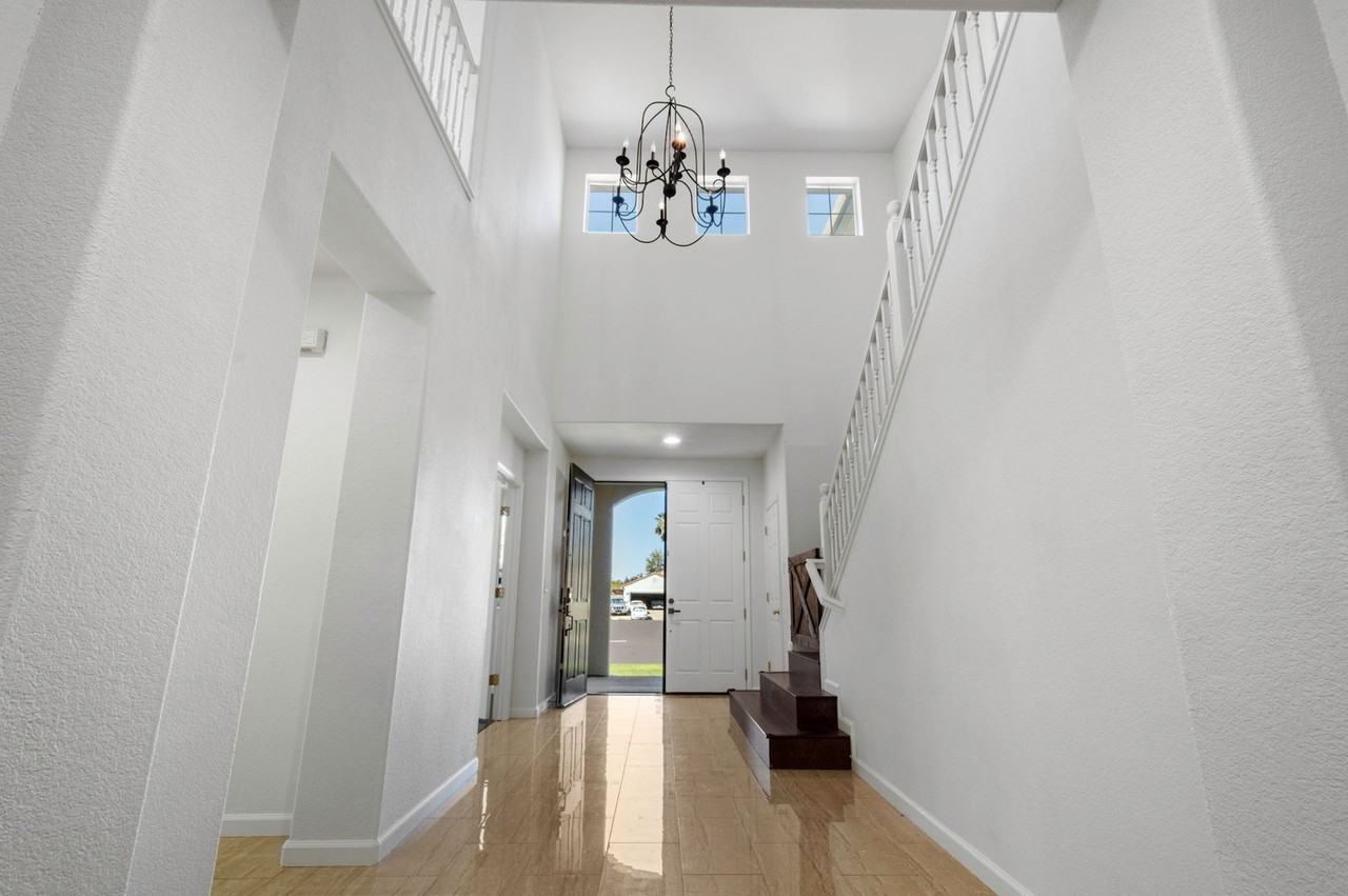 991 Zephyr Ln - Photo 6 of 50