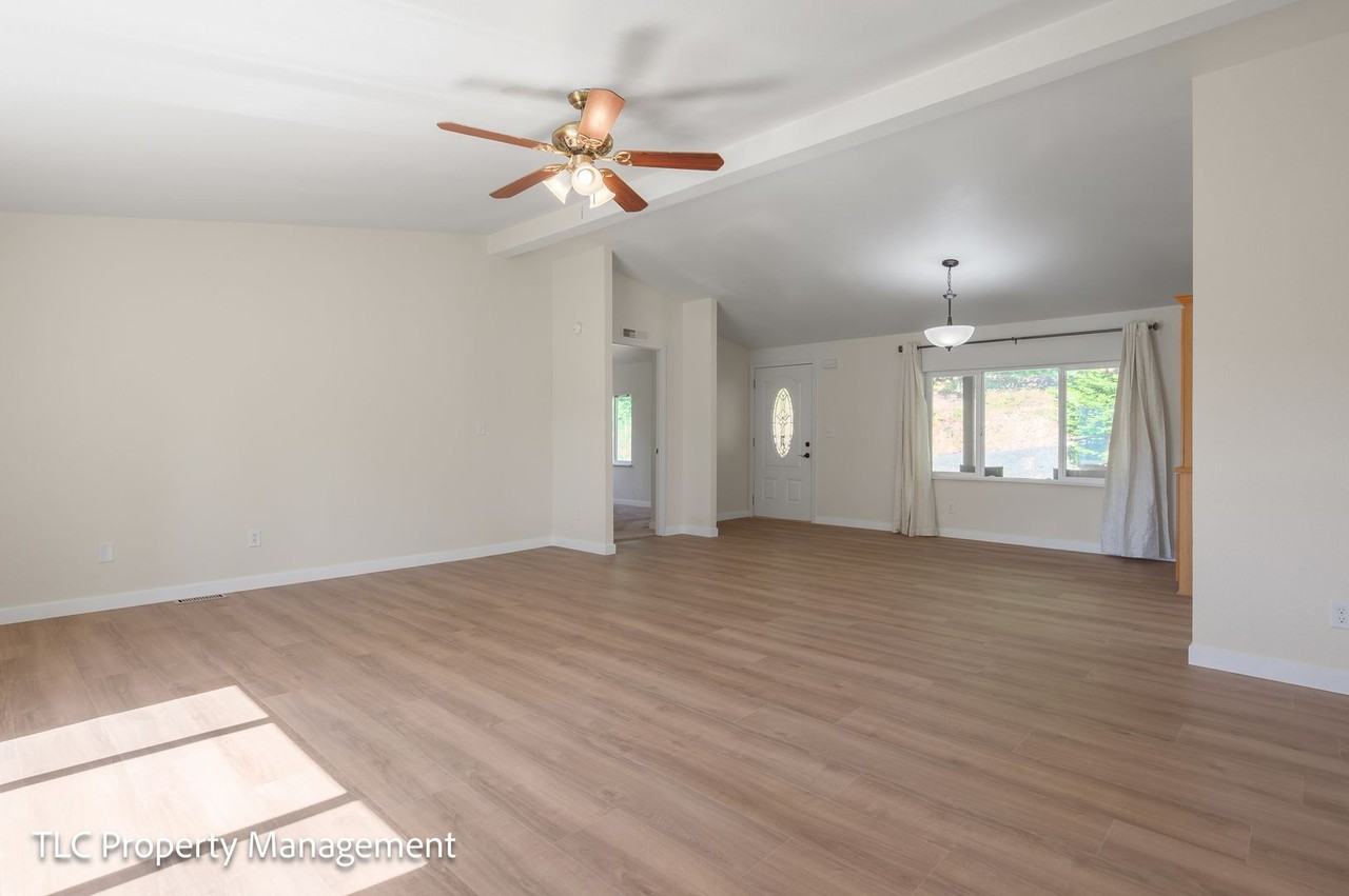76848 London Rd - Photo 7 of 32