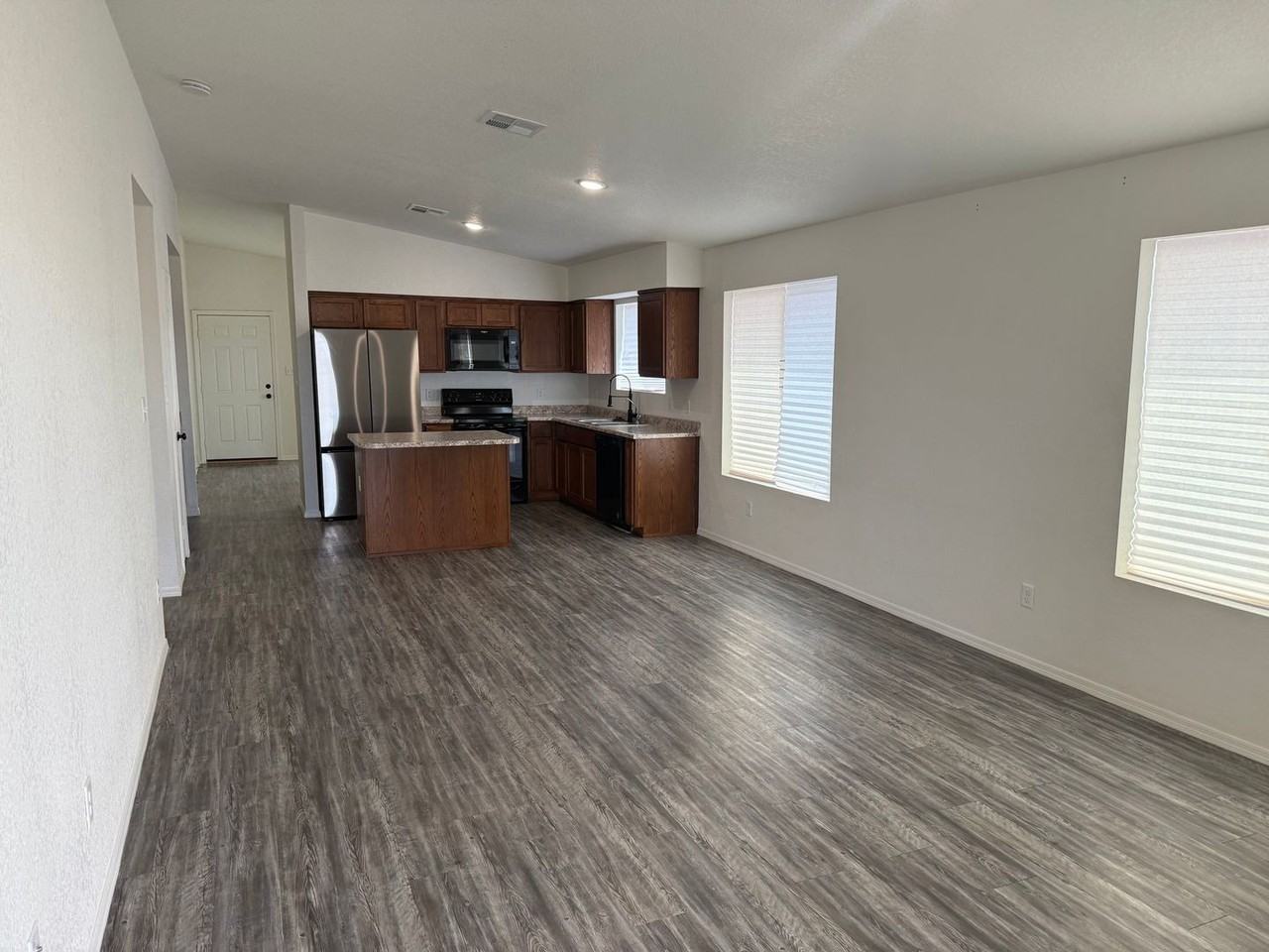 7533 E 45th St - Photo 5 of 23