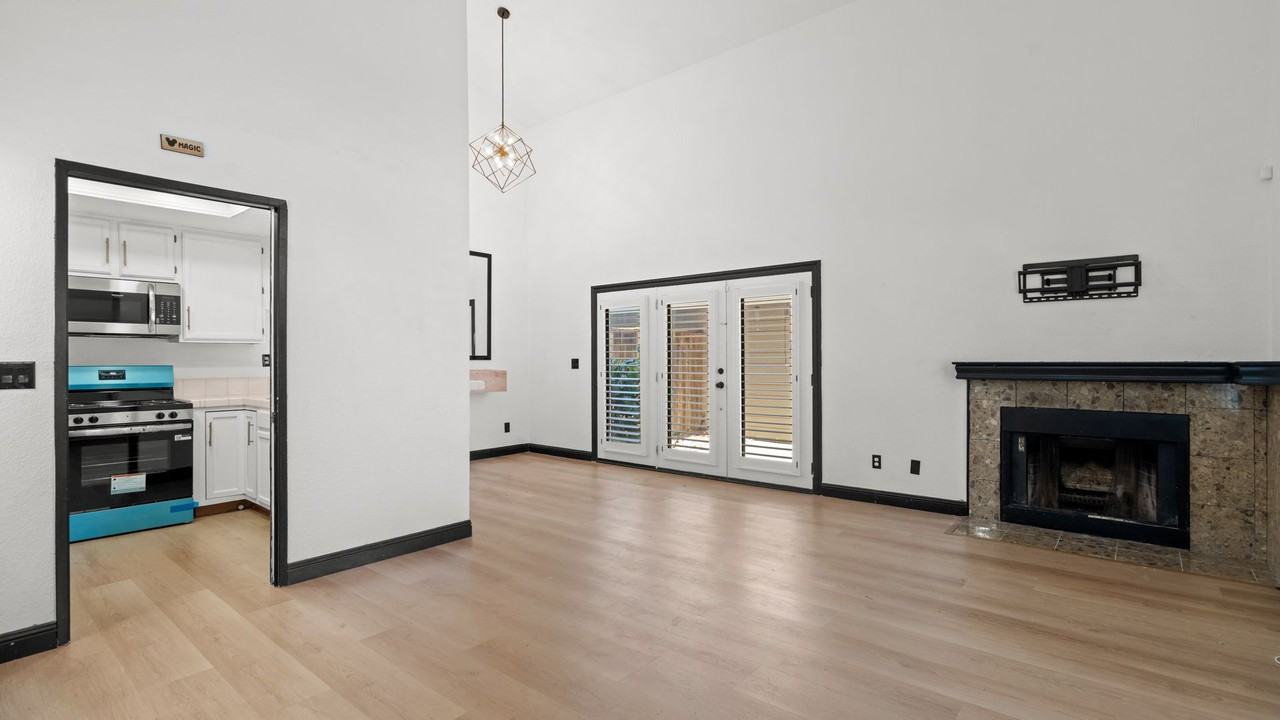 841 Northampton Ct - Photo 3 of 18