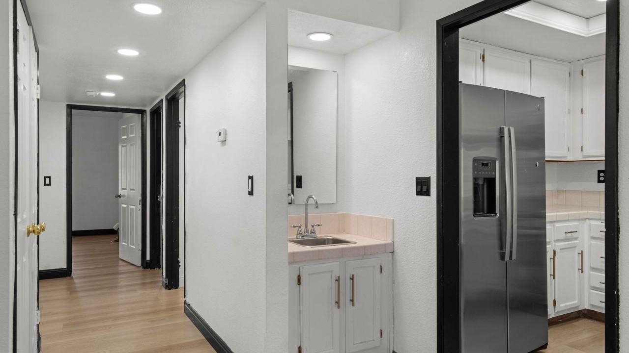 841 Northampton Ct - Photo 6 of 18