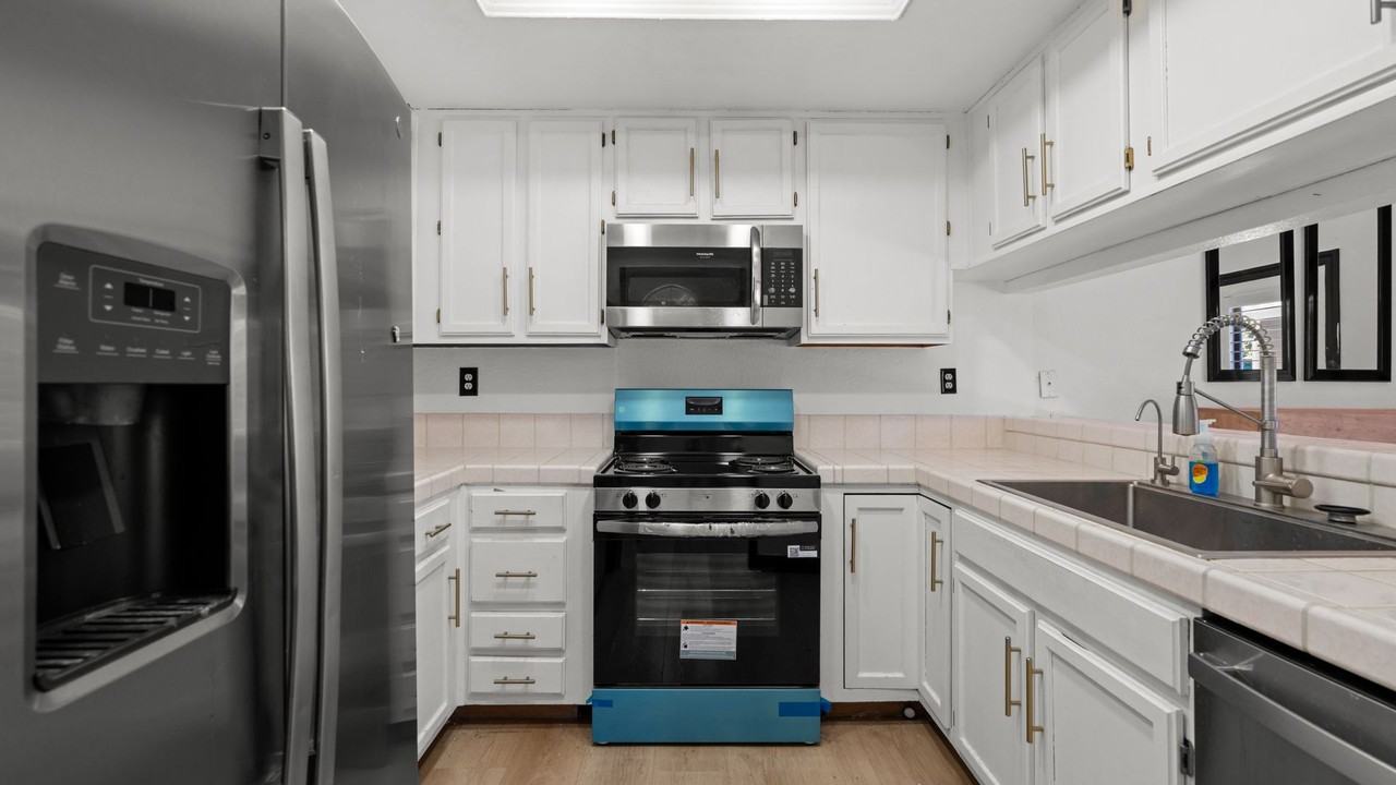 841 Northampton Ct - Photo 7 of 18