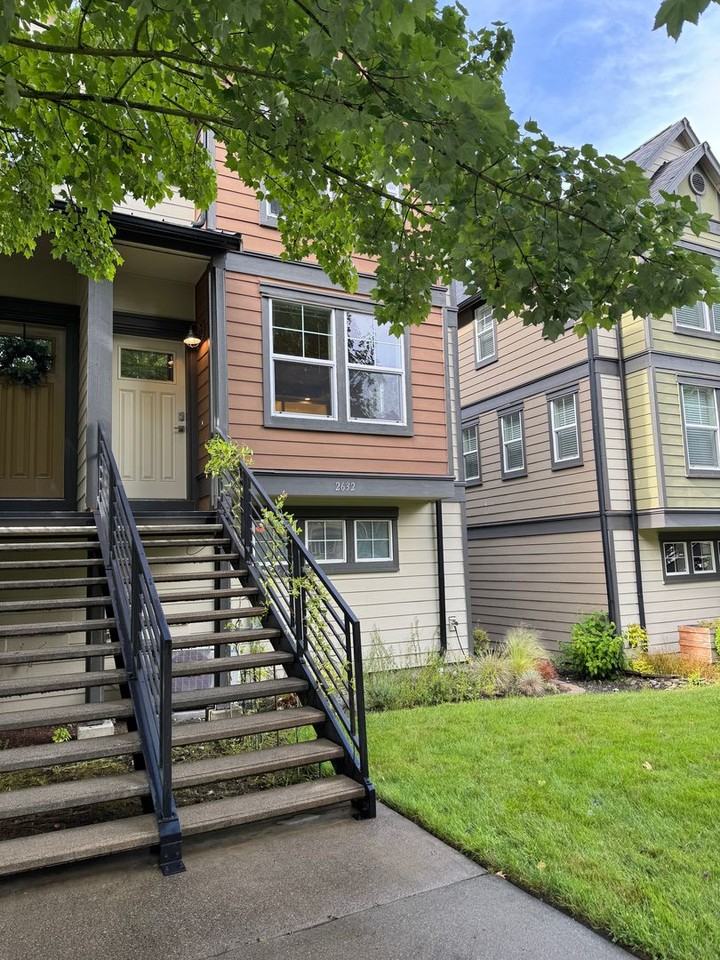 2632 Sw Myrtle St - Photo 2 of 34