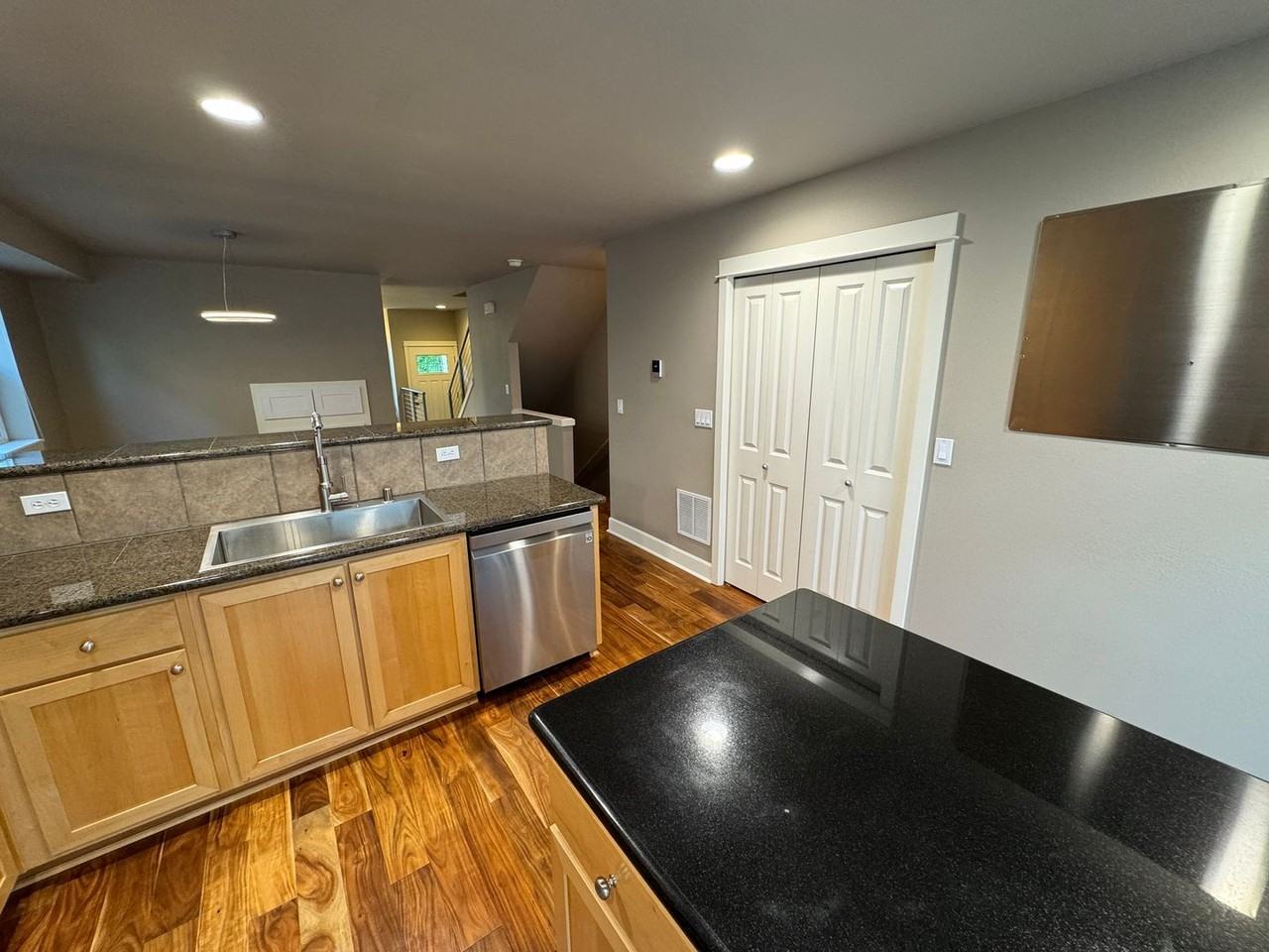 2632 Sw Myrtle St - Photo 5 of 34