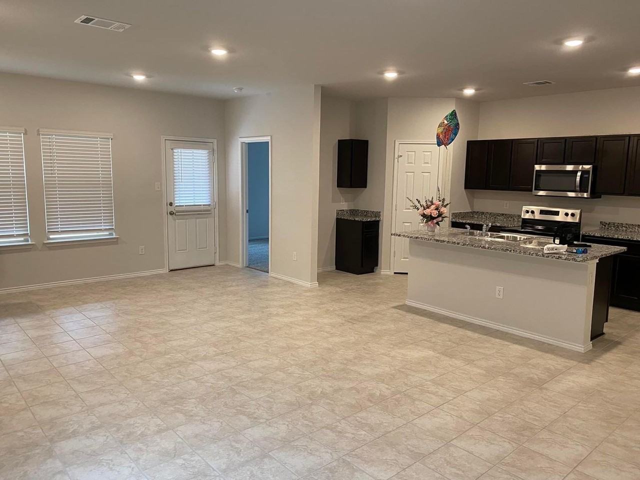 9509 Murandy Dr - Photo 3 of 10