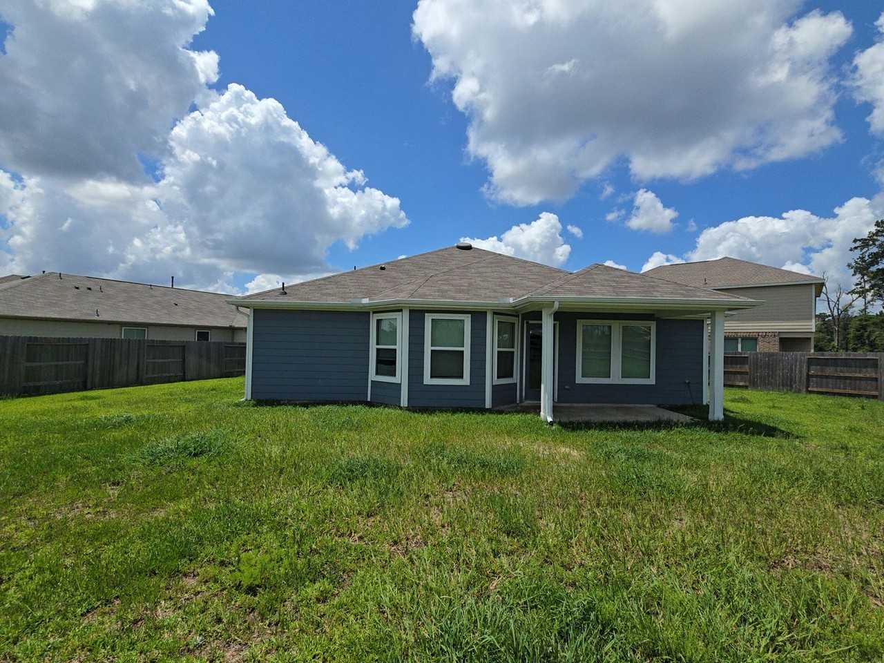 22476 Mountain Pine Dr - Photo 3 of 8