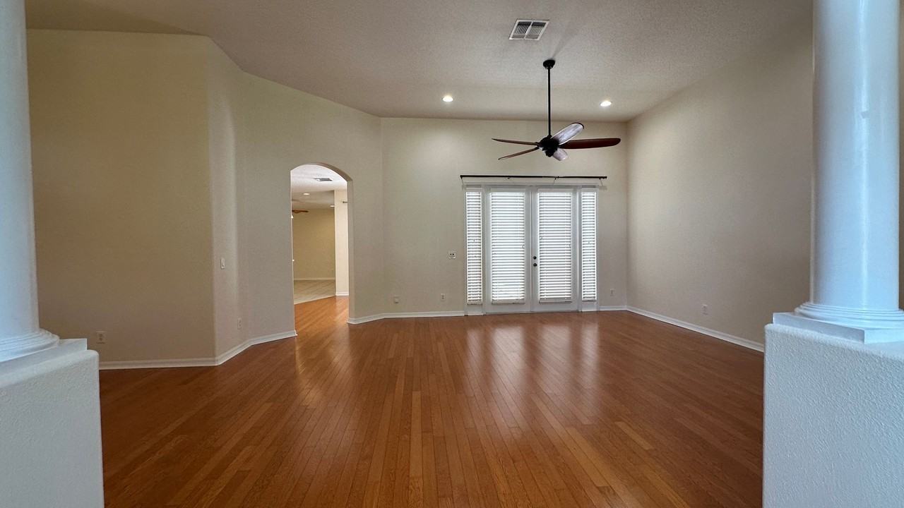 1653 Cherry Ridge Dr - Photo 2 of 50