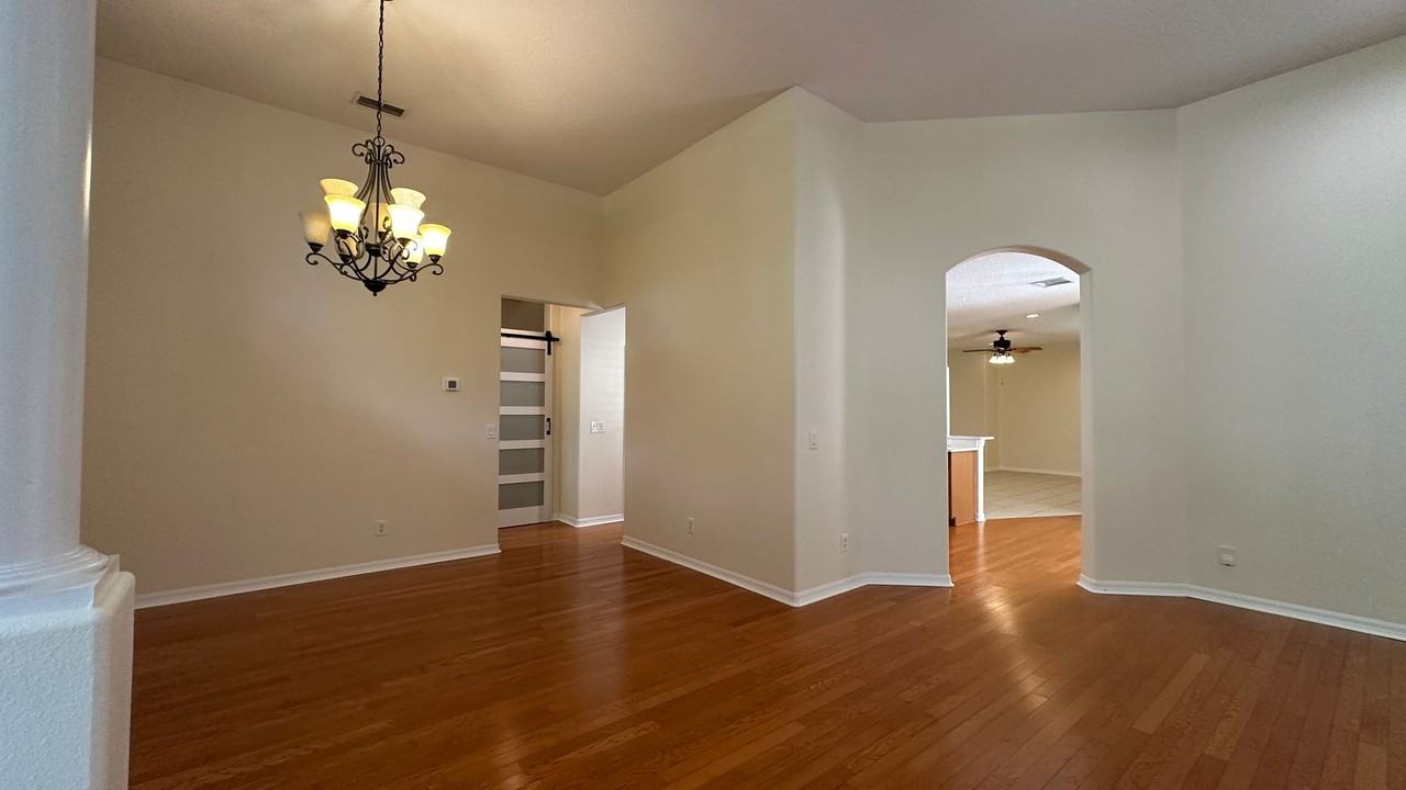 1653 Cherry Ridge Dr - Photo 3 of 50