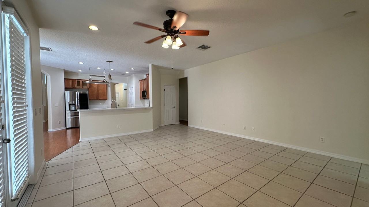 1653 Cherry Ridge Dr - Photo 5 of 50