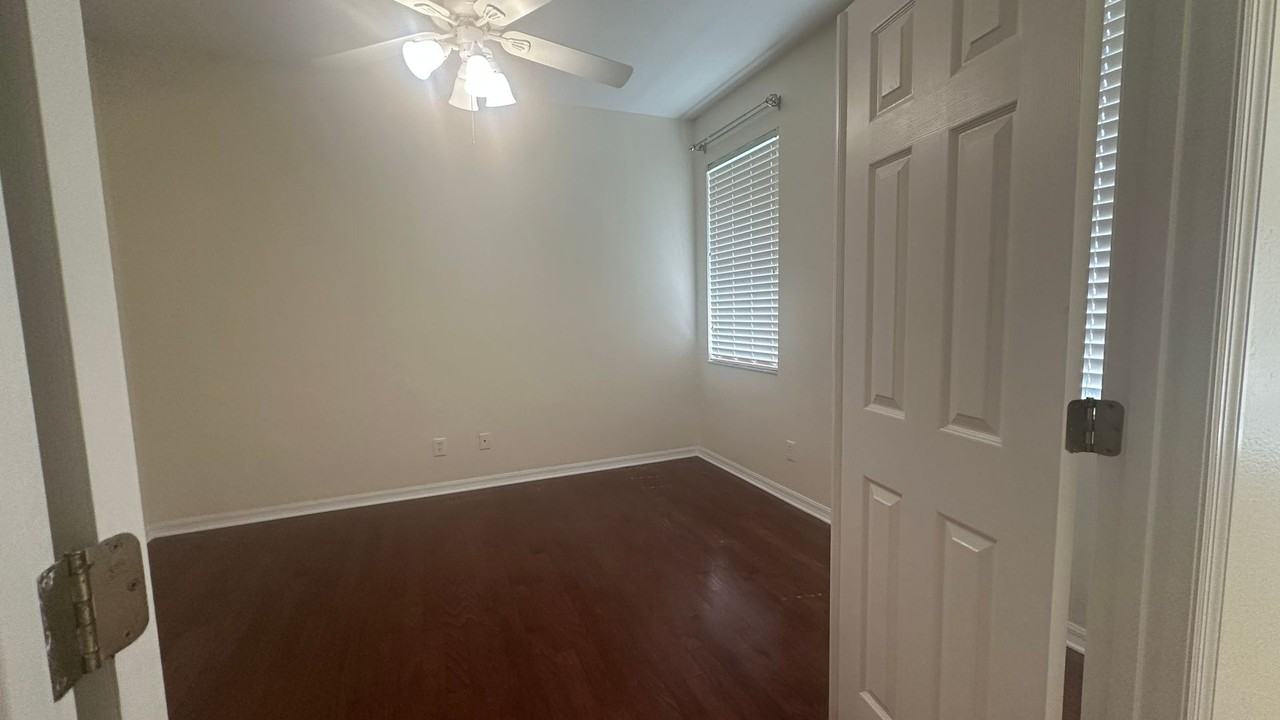 1653 Cherry Ridge Dr - Photo 7 of 50