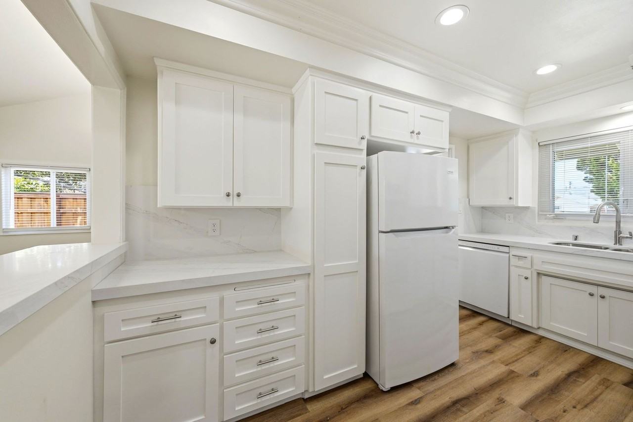 2187 Raleigh Ave - Photo 5 of 19