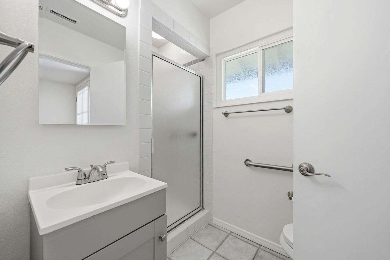 2187 Raleigh Ave - Photo 6 of 19