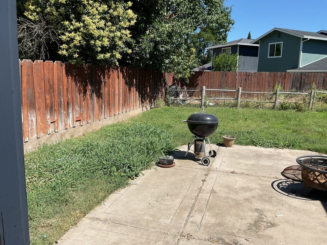 1068 Lupin Ave - Photo 3 of 42