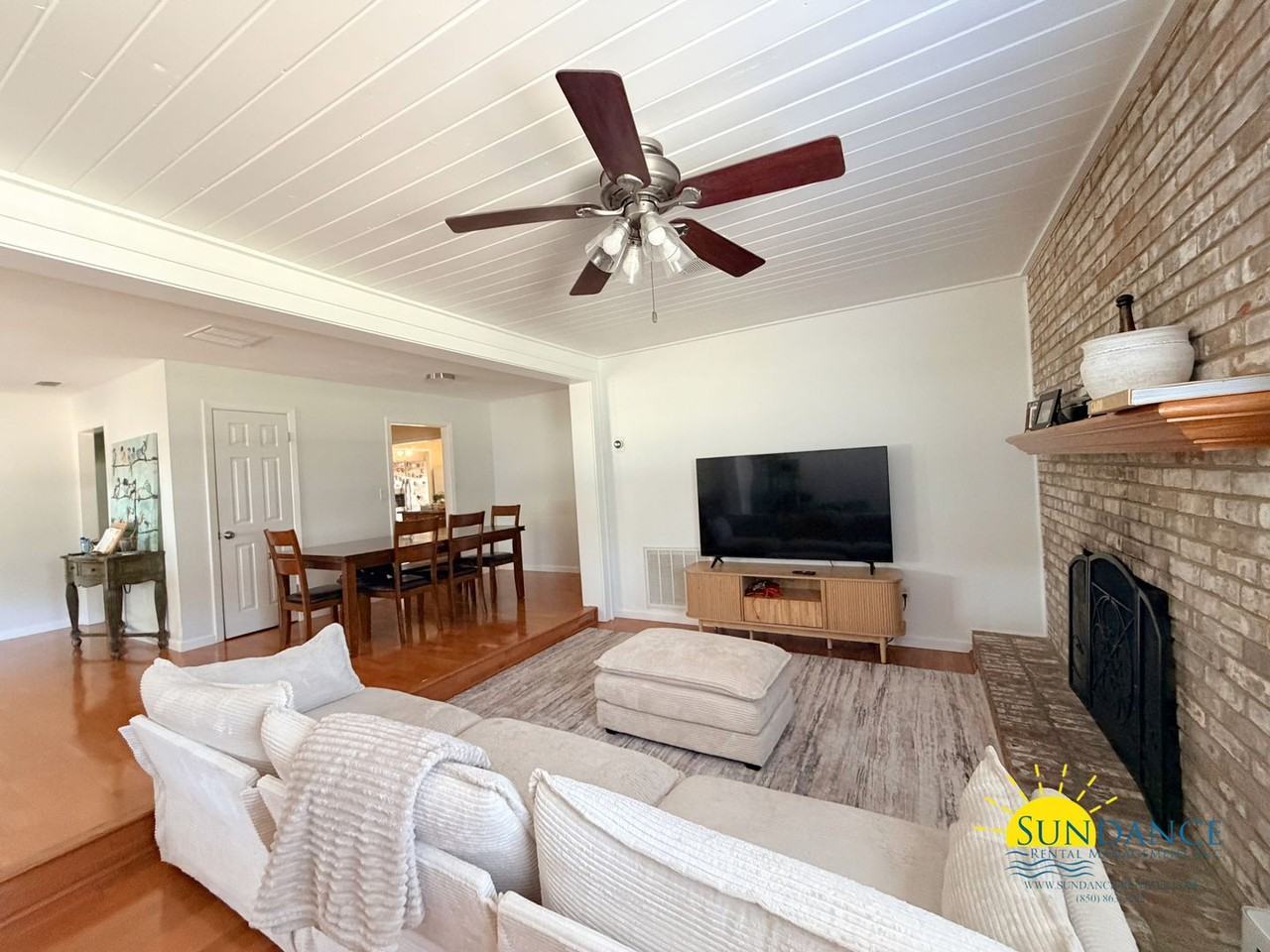 215 Moriarty St Nw - Photo 2 of 14