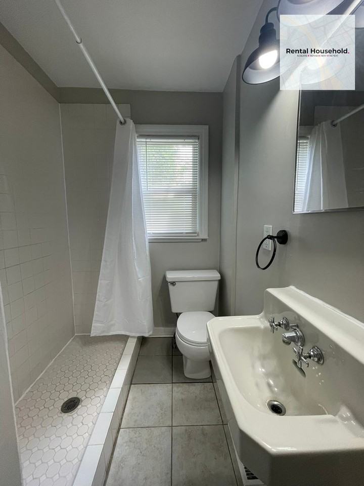 20091 Inkster Rd - Photo 3 of 13