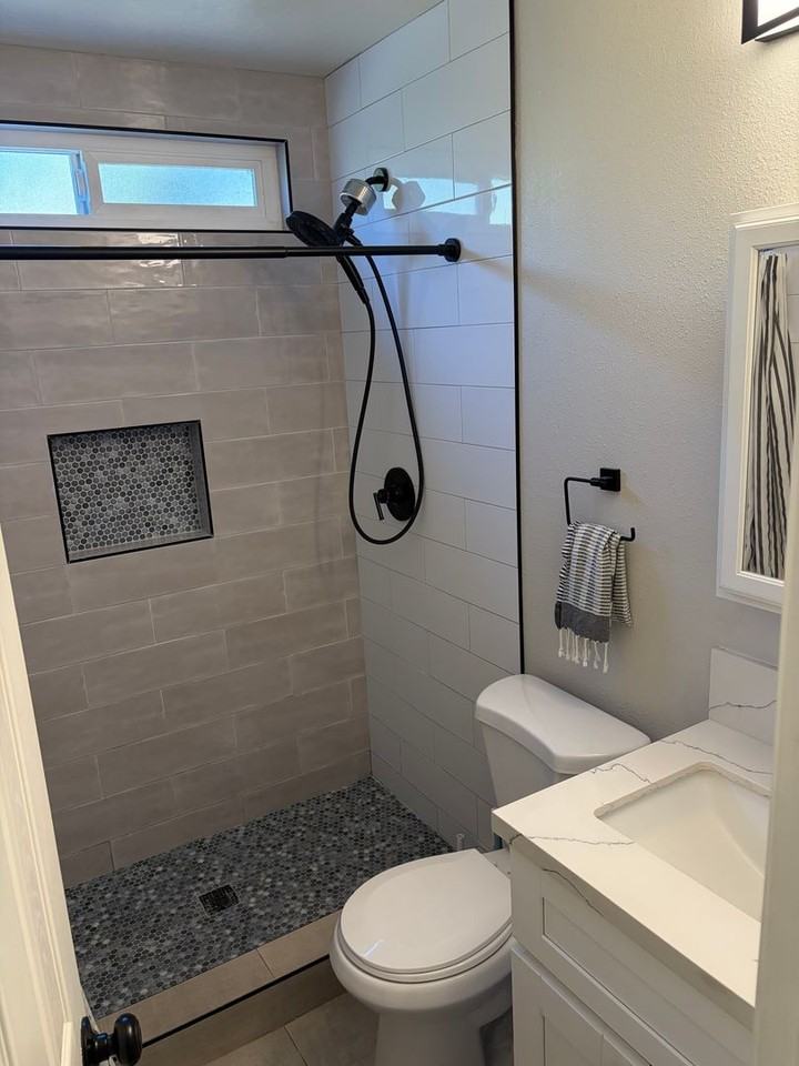 808 Laurelwood Ct - Photo 3 of 12