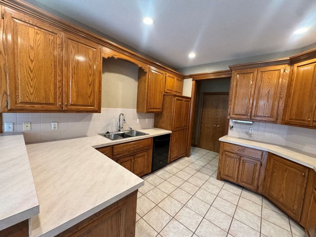 1340 Sw 121st St - Photo 4 of 21