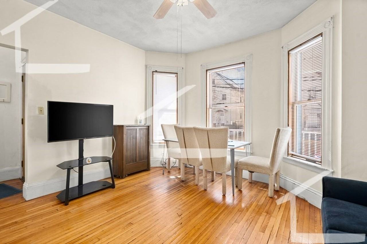 34 Foster St - Photo 2 of 7