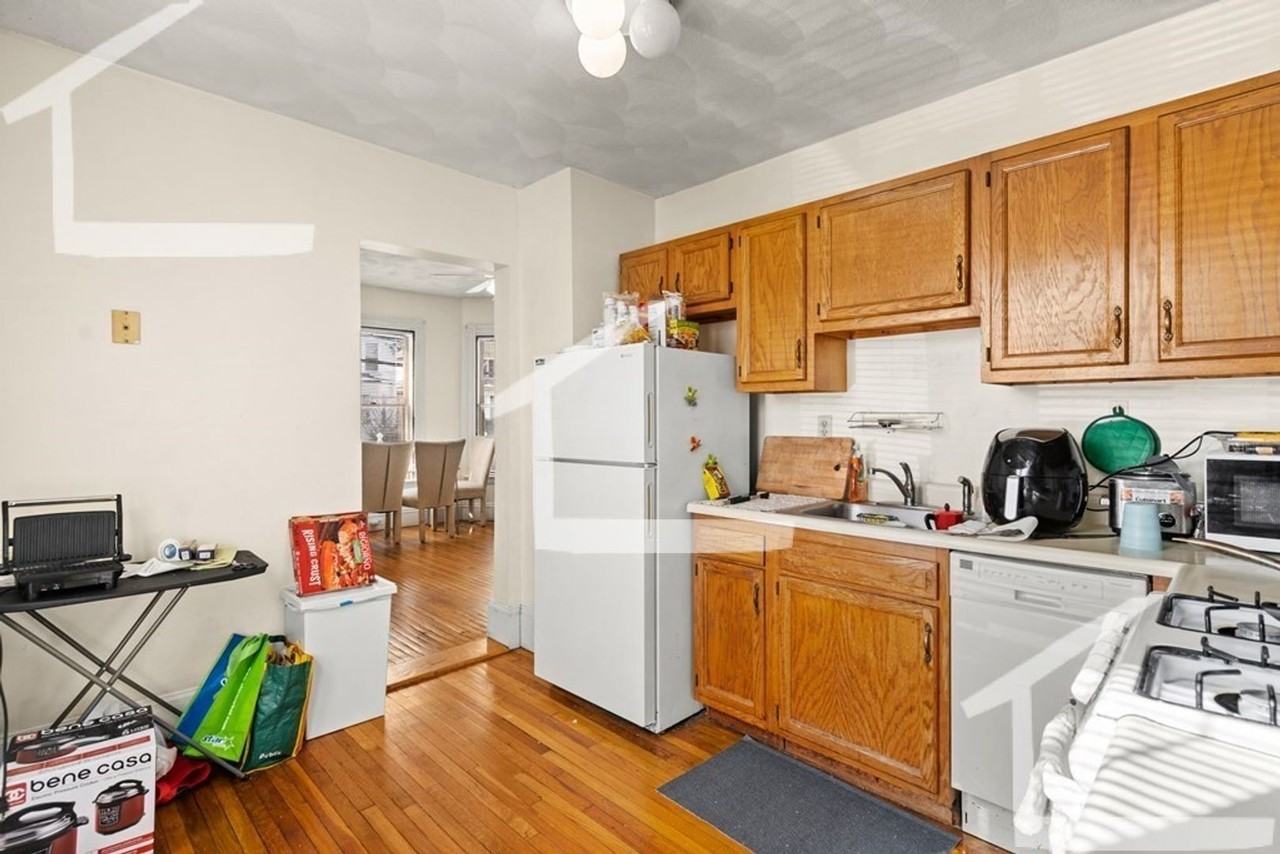 34 Foster St - Photo 3 of 7