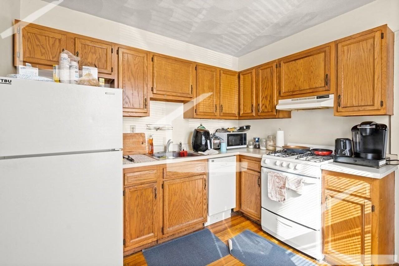34 Foster St - Photo 4 of 7