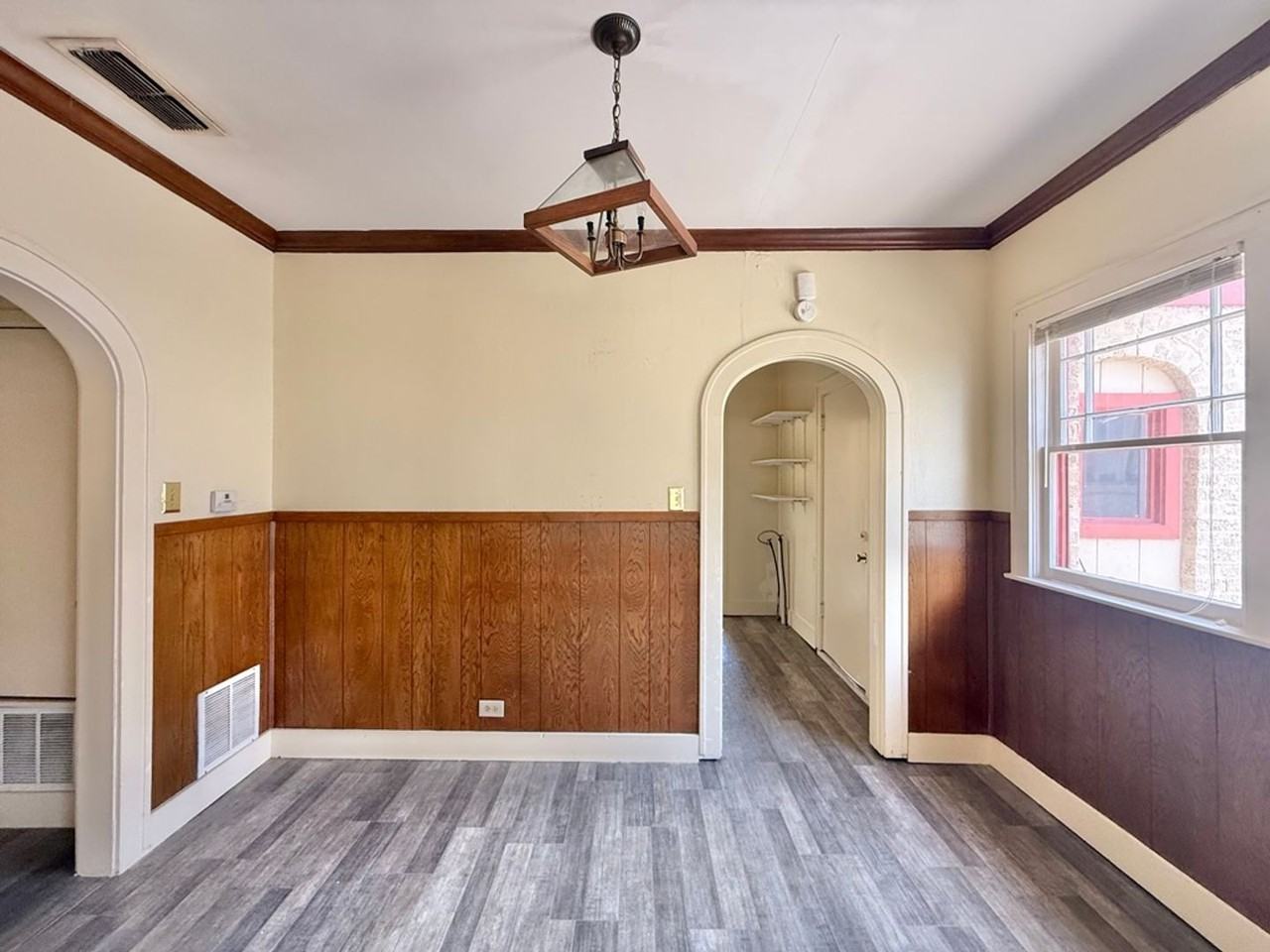 418 S Spring Ave - Photo 5 of 16