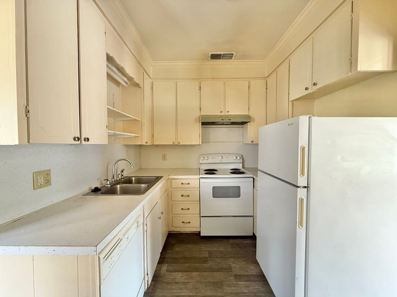 418 S Spring Ave - Photo 7 of 16