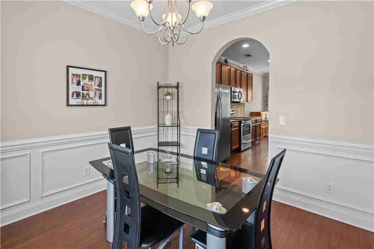 498 Waverly Ln - Photo 6 of 50