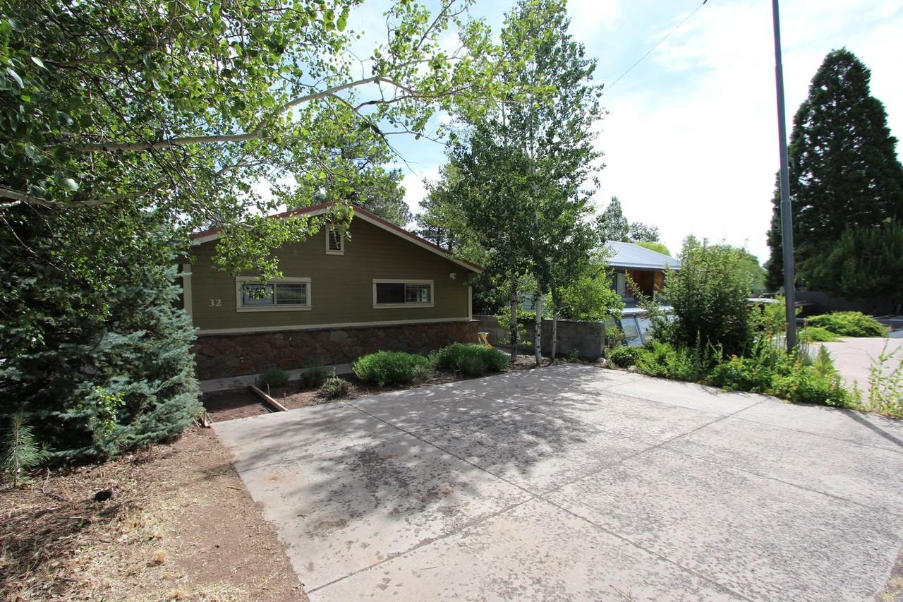 32 E Calle Contenta - Photo 2 of 19