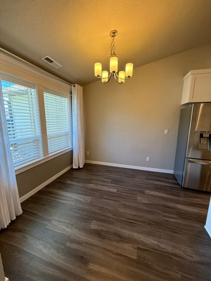 2839 E Apricot Dr - Photo 6 of 22