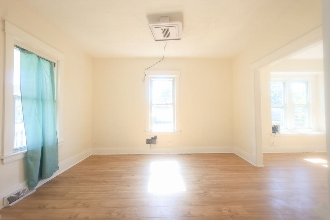 420 W 12th St - Photo 6 of 24