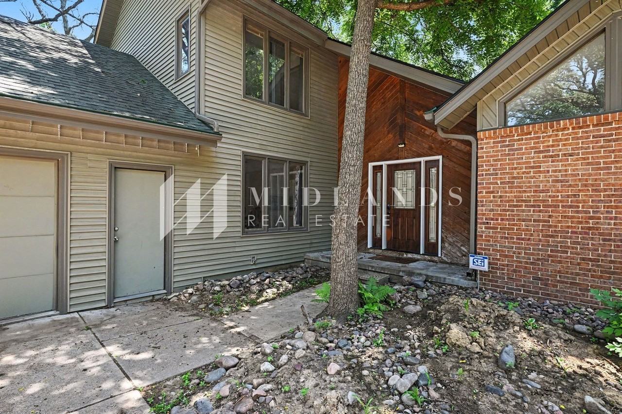 16611 S 57th Ave - Photo 2 of 17