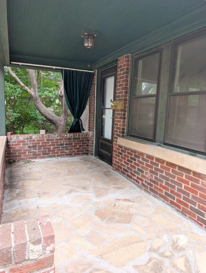 2209 Nw 19th St - Photo 2 of 16