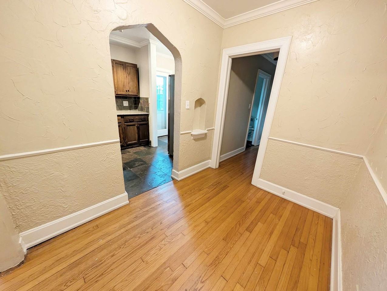 2209 Nw 19th St - Photo 7 of 16