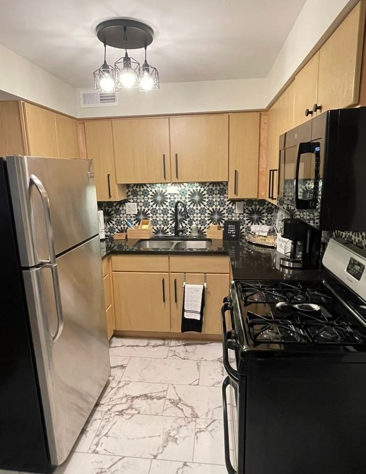 5801 Sunshine Dr - Photo 3 of 13