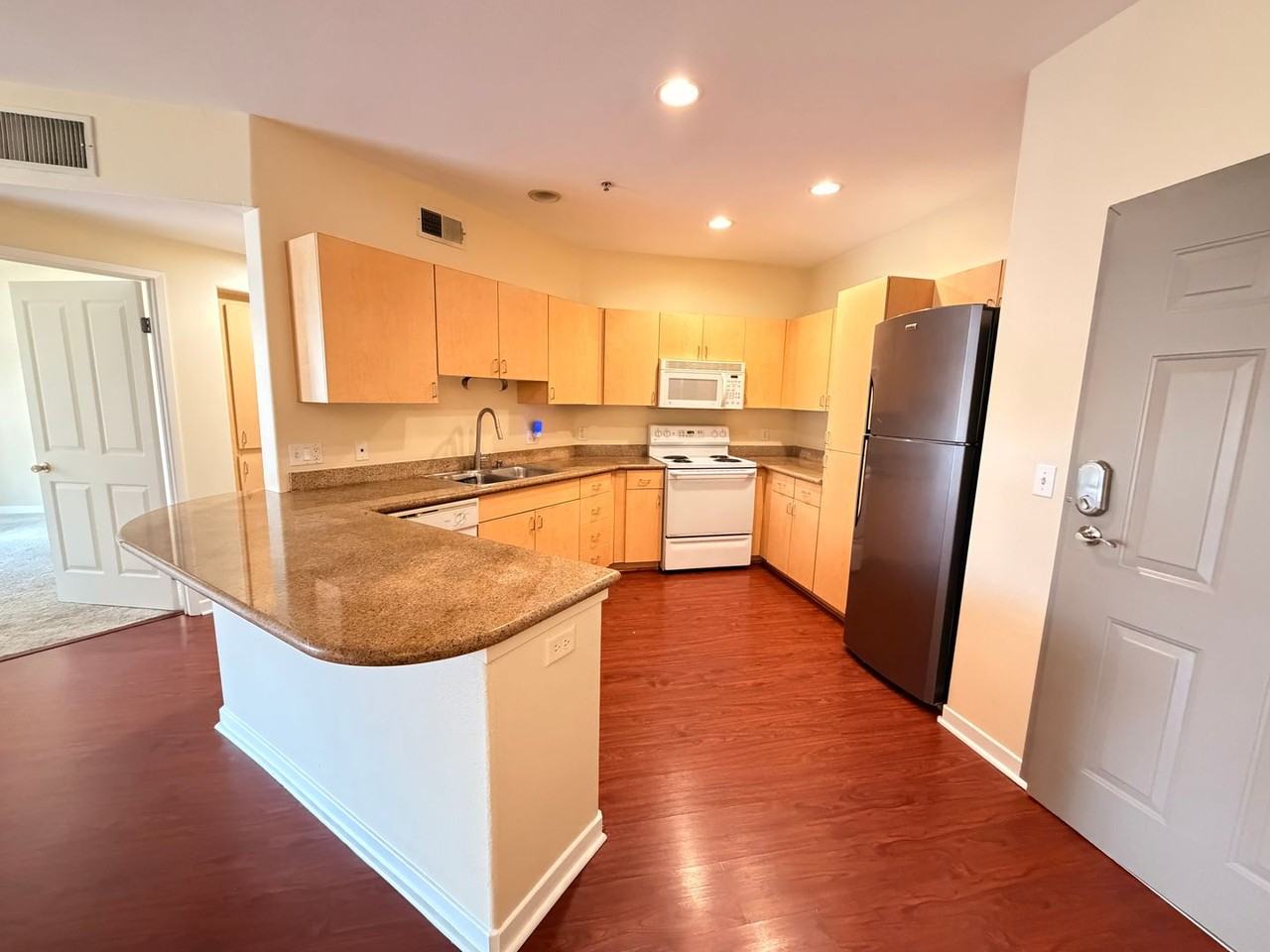 1501 Front St #421