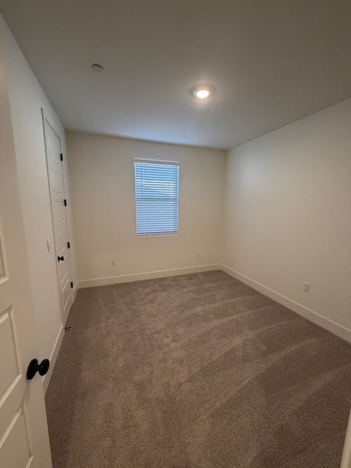 4021 W Sunnyview Ave - Photo 7 of 13