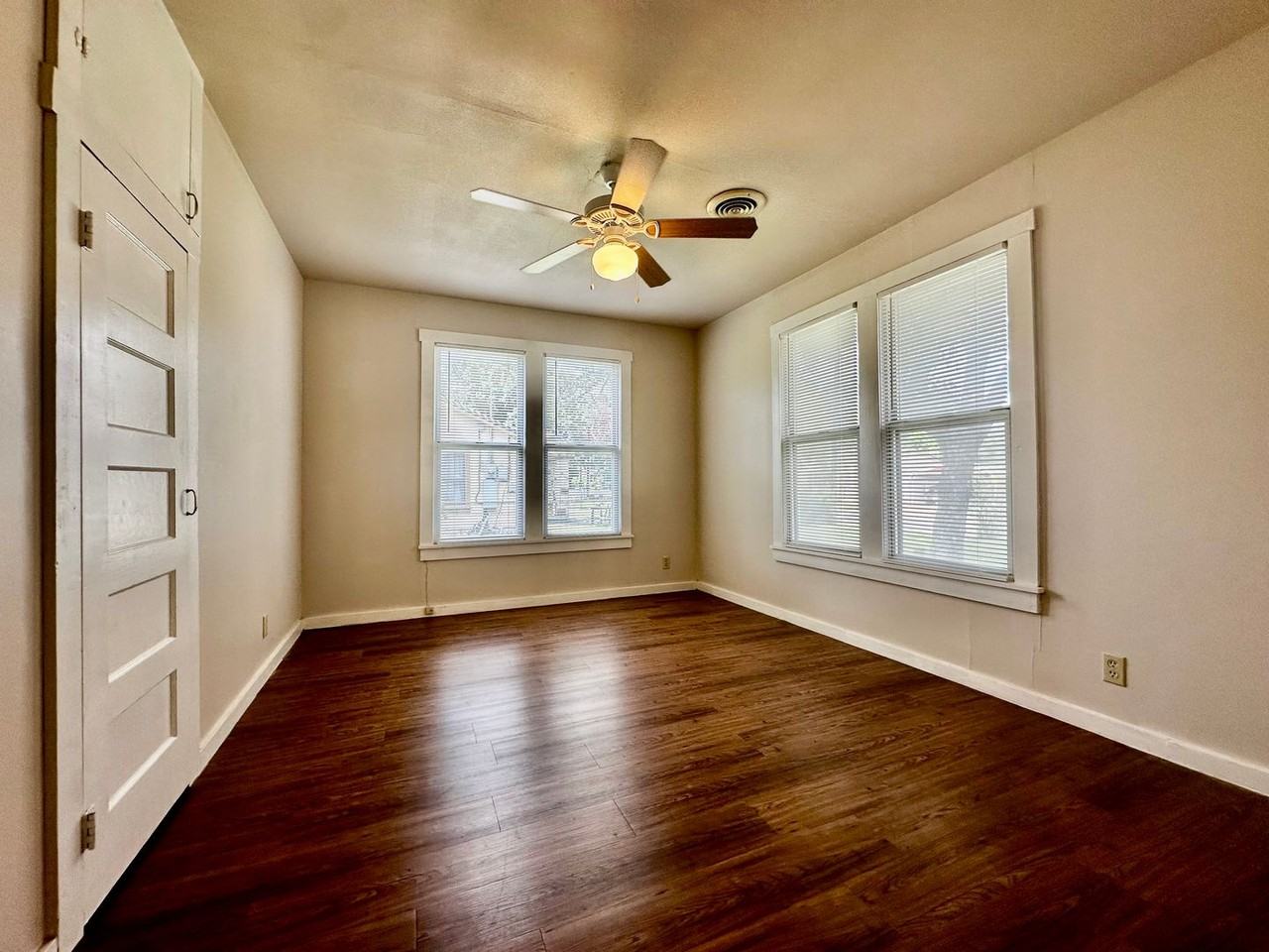 2905 Nichols St - Photo 6 of 9