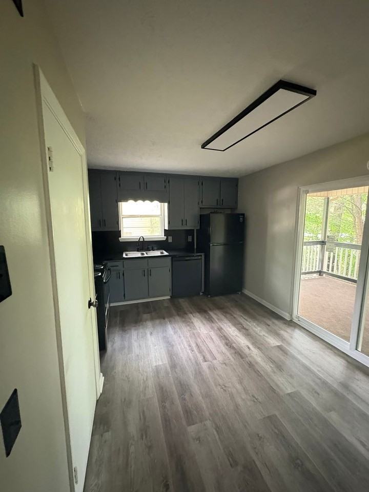 4748 Chariot Dr - Photo 4 of 9