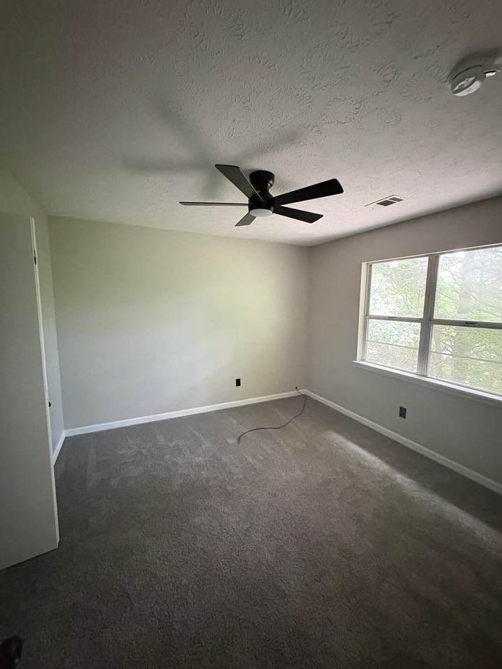 4748 Chariot Dr - Photo 5 of 9
