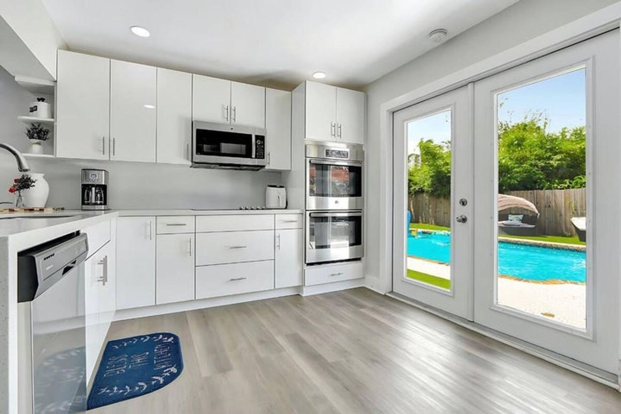 2809 Nw 7th Ave - Photo 2 of 20