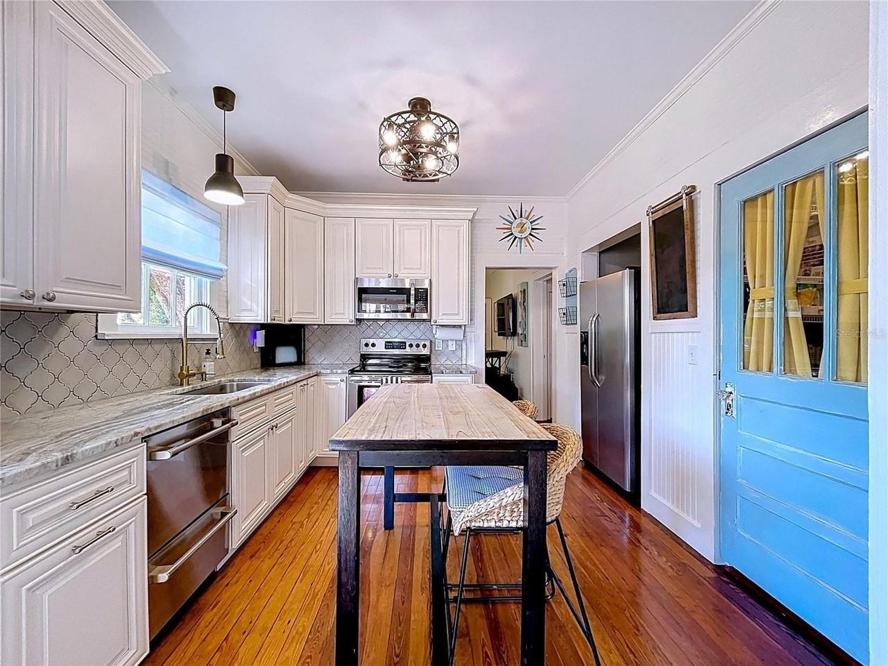 901 W Baker St - Photo 2 of 22