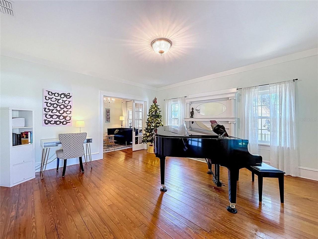 901 W Baker St - Photo 3 of 22