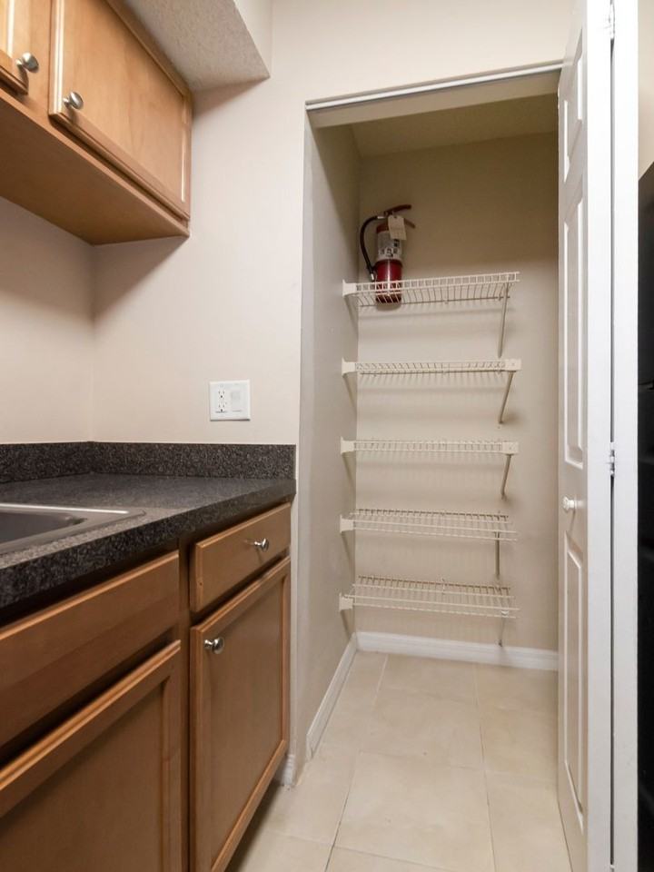 221 Lake Brook Cir #208 - Photo 7 of 19